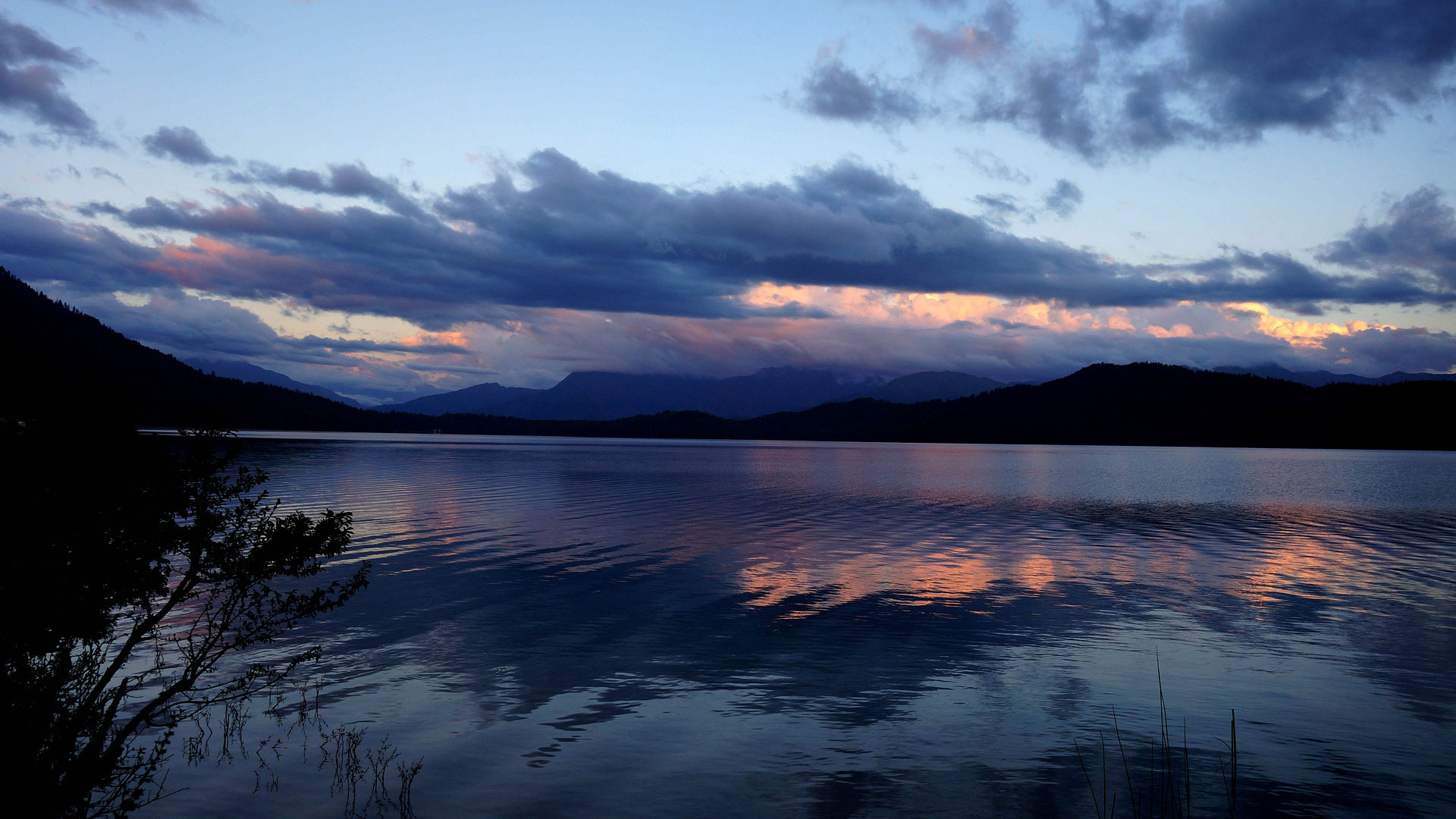 MESMERISING RARA LAKE TREK